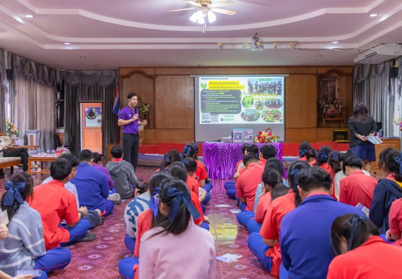 ภาพกิจกรรม  คณะวิทยาศาสตร์และเทคโนโลยี มหาวิทยาลัยราชภัฏกำแพงเพชร จัดกิจกรรมค่ายวิชาการเพื่อพัฒนากำลังคนด้านวิทยาศาสตร์และเทคโนโลยี ปีการศึกษา 2567 โรงเรียนเฉลิมพระเกียรติสมเด็จพระศรีนครินทร์ ฯ