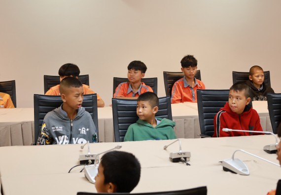 ภาพกิจกรรม  คณะวิทยาศาสตร์และเทคโนโลยี มหาวิทยาลัยราชภัฏกำแพงเพชร ให้การต้อนรับผู้รับบริหารสถานศึกษา คณะครู บุคลากรทางการศึกษา และนักเรียน จากโรงเรียนสหวิทยาคมในการนำนักเรียนออกค่ายเรียนรู้แหล่งเรียนรู้นอกสถานที่