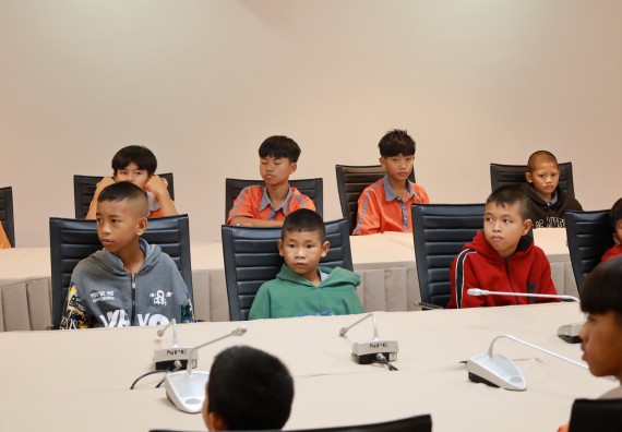 ภาพกิจกรรม  คณะวิทยาศาสตร์และเทคโนโลยี มหาวิทยาลัยราชภัฏกำแพงเพชร ให้การต้อนรับผู้รับบริหารสถานศึกษา คณะครู บุคลากรทางการศึกษา และนักเรียน จากโรงเรียนสหวิทยาคมในการนำนักเรียนออกค่ายเรียนรู้แหล่งเรียนรู้นอกสถานที่