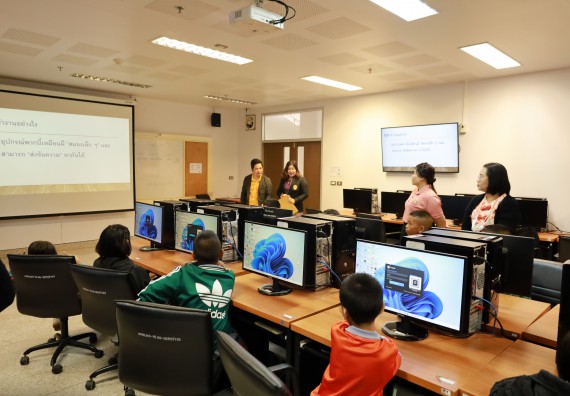 ภาพกิจกรรม  คณะวิทยาศาสตร์และเทคโนโลยี มหาวิทยาลัยราชภัฏกำแพงเพชร ให้การต้อนรับผู้รับบริหารสถานศึกษา คณะครู บุคลากรทางการศึกษา และนักเรียน จากโรงเรียนสหวิทยาคมในการนำนักเรียนออกค่ายเรียนรู้แหล่งเรียนรู้นอกสถานที่