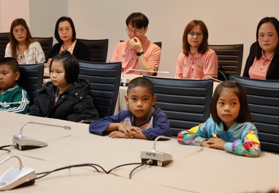 ภาพกิจกรรม  คณะวิทยาศาสตร์และเทคโนโลยี มหาวิทยาลัยราชภัฏกำแพงเพชร ให้การต้อนรับผู้รับบริหารสถานศึกษา คณะครู บุคลากรทางการศึกษา และนักเรียน จากโรงเรียนสหวิทยาคมในการนำนักเรียนออกค่ายเรียนรู้แหล่งเรียนรู้นอกสถานที่