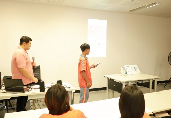 ภาพกิจกรรม  คณะวิทยาศาสตร์และเทคโนโลยี มหาวิทยาลัยราชภัฏกำแพงเพชร ให้การต้อนรับผู้รับบริหารสถานศึกษา คณะครู บุคลากรทางการศึกษา และนักเรียน จากโรงเรียนสหวิทยาคมในการนำนักเรียนออกค่ายเรียนรู้แหล่งเรียนรู้นอกสถานที่