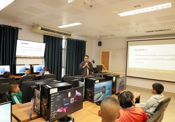 ภาพกิจกรรม  คณะวิทยาศาสตร์และเทคโนโลยี มหาวิทยาลัยราชภัฏกำแพงเพชร ให้การต้อนรับผู้รับบริหารสถานศึกษา คณะครู บุคลากรทางการศึกษา และนักเรียน จากโรงเรียนสหวิทยาคมในการนำนักเรียนออกค่ายเรียนรู้แหล่งเรียนรู้นอกสถานที่