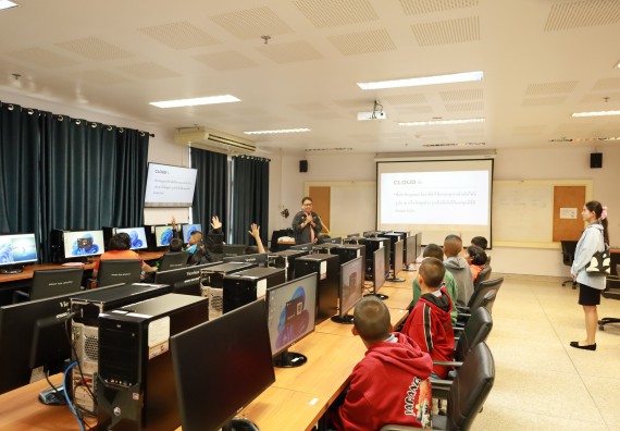 ภาพกิจกรรม  คณะวิทยาศาสตร์และเทคโนโลยี มหาวิทยาลัยราชภัฏกำแพงเพชร ให้การต้อนรับผู้รับบริหารสถานศึกษา คณะครู บุคลากรทางการศึกษา และนักเรียน จากโรงเรียนสหวิทยาคมในการนำนักเรียนออกค่ายเรียนรู้แหล่งเรียนรู้นอกสถานที่