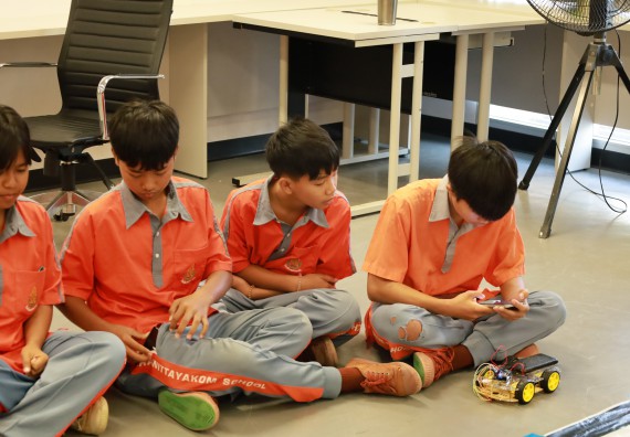 ภาพกิจกรรม  คณะวิทยาศาสตร์และเทคโนโลยี มหาวิทยาลัยราชภัฏกำแพงเพชร ให้การต้อนรับผู้รับบริหารสถานศึกษา คณะครู บุคลากรทางการศึกษา และนักเรียน จากโรงเรียนสหวิทยาคมในการนำนักเรียนออกค่ายเรียนรู้แหล่งเรียนรู้นอกสถานที่