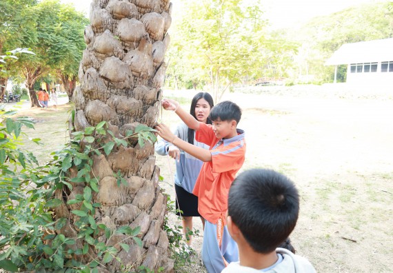 ภาพกิจกรรม  คณะวิทยาศาสตร์และเทคโนโลยี มหาวิทยาลัยราชภัฏกำแพงเพชร ให้การต้อนรับผู้รับบริหารสถานศึกษา คณะครู บุคลากรทางการศึกษา และนักเรียน จากโรงเรียนสหวิทยาคมในการนำนักเรียนออกค่ายเรียนรู้แหล่งเรียนรู้นอกสถานที่