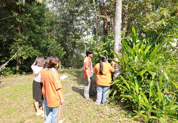 ภาพกิจกรรม  คณะวิทยาศาสตร์และเทคโนโลยี มหาวิทยาลัยราชภัฏกำแพงเพชร ให้การต้อนรับผู้รับบริหารสถานศึกษา คณะครู บุคลากรทางการศึกษา และนักเรียน จากโรงเรียนสหวิทยาคมในการนำนักเรียนออกค่ายเรียนรู้แหล่งเรียนรู้นอกสถานที่