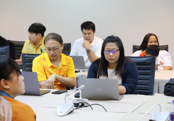 ภาพกิจกรรม  คณะวิทยาศาสตร์และเทคโนโลยี มหาวิทยาลัยราชภัฏกำแพงเพชร จัดประชุมเพื่อชี้แจงและเสนอรายชื่อคณะกรรมการดำเนินงานเพื่อให้ได้มาซึ่งรายชื่อผู้สมควรดำรงตำแหน่งคณบดีคณะวิทยาศาสตร์และเทคโนโลยี