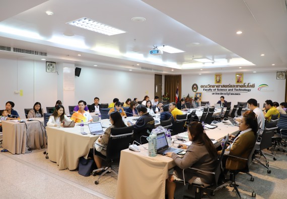 ภาพกิจกรรม  คณะวิทยาศาสตร์และเทคโนโลยี มหาวิทยาลัยราชภัฏกำแพงเพชร จัดประชุมเพื่อชี้แจงและเสนอรายชื่อคณะกรรมการดำเนินงานเพื่อให้ได้มาซึ่งรายชื่อผู้สมควรดำรงตำแหน่งคณบดีคณะวิทยาศาสตร์และเทคโนโลยี