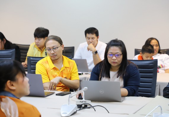 ภาพกิจกรรม  คณะวิทยาศาสตร์และเทคโนโลยี มหาวิทยาลัยราชภัฏกำแพงเพชร จัดประชุมเพื่อชี้แจงและเสนอรายชื่อคณะกรรมการดำเนินงานเพื่อให้ได้มาซึ่งรายชื่อผู้สมควรดำรงตำแหน่งคณบดีคณะวิทยาศาสตร์และเทคโนโลยี