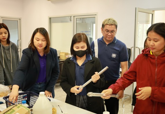 ภาพกิจกรรม  โปรแกรมวิชาเคมี จัดกิจกรรมอบรมเชิงปฏิบัติการเทคนิคการสกัดด้วยของไหลวิกฤติยิ่งยวดของคาร์บอนไดออกไซด์ (supercritical carbon dioxide fluid)