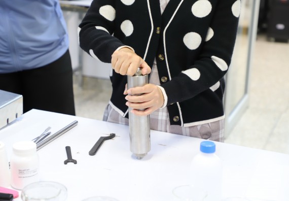 ภาพกิจกรรม  โปรแกรมวิชาเคมี จัดกิจกรรมอบรมเชิงปฏิบัติการเทคนิคการสกัดด้วยของไหลวิกฤติยิ่งยวดของคาร์บอนไดออกไซด์ (supercritical carbon dioxide fluid)