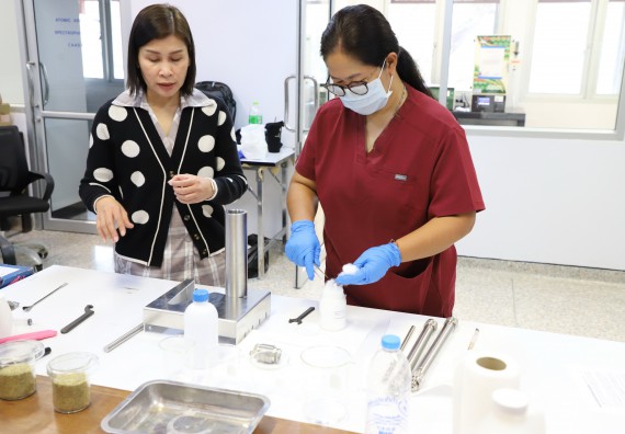 ภาพกิจกรรม  โปรแกรมวิชาเคมี จัดกิจกรรมอบรมเชิงปฏิบัติการเทคนิคการสกัดด้วยของไหลวิกฤติยิ่งยวดของคาร์บอนไดออกไซด์ (supercritical carbon dioxide fluid)