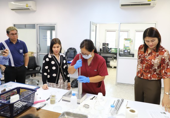 ภาพกิจกรรม  โปรแกรมวิชาเคมี จัดกิจกรรมอบรมเชิงปฏิบัติการเทคนิคการสกัดด้วยของไหลวิกฤติยิ่งยวดของคาร์บอนไดออกไซด์ (supercritical carbon dioxide fluid)