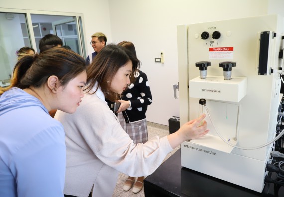 ภาพกิจกรรม  โปรแกรมวิชาเคมี จัดกิจกรรมอบรมเชิงปฏิบัติการเทคนิคการสกัดด้วยของไหลวิกฤติยิ่งยวดของคาร์บอนไดออกไซด์ (supercritical carbon dioxide fluid)