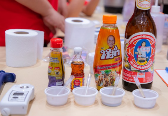 ภาพกิจกรรม  คณะวิทยาศาสตร์และเทคโนโลยี มหาวิทยาลัยราชภัฏกำแพงเพชร นำนิทรรศการศูนย์ STEM คณะวิทยาศาสตร์และเทคโนโลยี จำนวน 3 บูธ เข้าร่วมจัดในกิจกรรมงานเปิดศูนย์การเรียนรู้ตลอดชีวิตและพัฒนามาตรฐานวิชาชีพ (LPC)