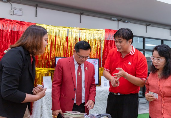 ภาพกิจกรรม  คณะวิทยาศาสตร์และเทคโนโลยี มหาวิทยาลัยราชภัฏกำแพงเพชร นำนิทรรศการศูนย์ STEM คณะวิทยาศาสตร์และเทคโนโลยี จำนวน 3 บูธ เข้าร่วมจัดในกิจกรรมงานเปิดศูนย์การเรียนรู้ตลอดชีวิตและพัฒนามาตรฐานวิชาชีพ (LPC)