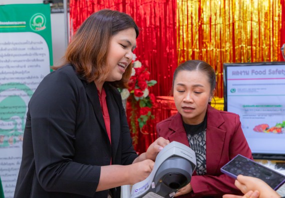 ภาพกิจกรรม  คณะวิทยาศาสตร์และเทคโนโลยี มหาวิทยาลัยราชภัฏกำแพงเพชร นำนิทรรศการศูนย์ STEM คณะวิทยาศาสตร์และเทคโนโลยี จำนวน 3 บูธ เข้าร่วมจัดในกิจกรรมงานเปิดศูนย์การเรียนรู้ตลอดชีวิตและพัฒนามาตรฐานวิชาชีพ (LPC)