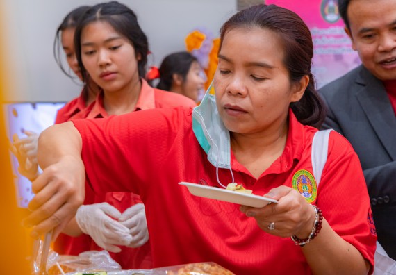 ภาพกิจกรรม  คณะวิทยาศาสตร์และเทคโนโลยี มหาวิทยาลัยราชภัฏกำแพงเพชร นำนิทรรศการศูนย์ STEM คณะวิทยาศาสตร์และเทคโนโลยี จำนวน 3 บูธ เข้าร่วมจัดในกิจกรรมงานเปิดศูนย์การเรียนรู้ตลอดชีวิตและพัฒนามาตรฐานวิชาชีพ (LPC)