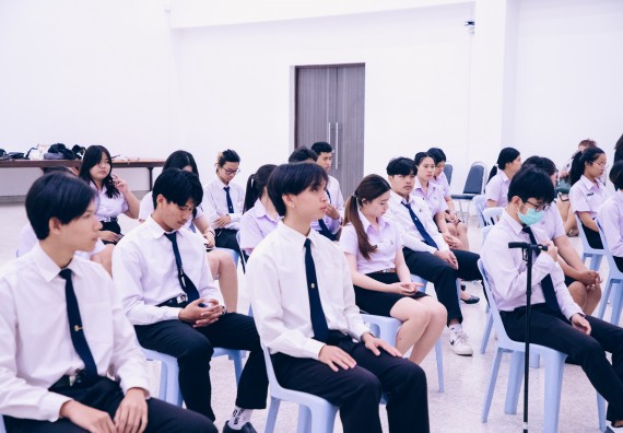 ภาพกิจกรรม  คณะวิทยาศาสตร์และเทคโนโลยี มหาวิทยาลัยราชภัฏกำแพงเพชร จัดพิธีมอบทุนเพื่อการศึกษา ปตท.สผ. โครงการเอส 1 ประจำปีการศึกษา 2567