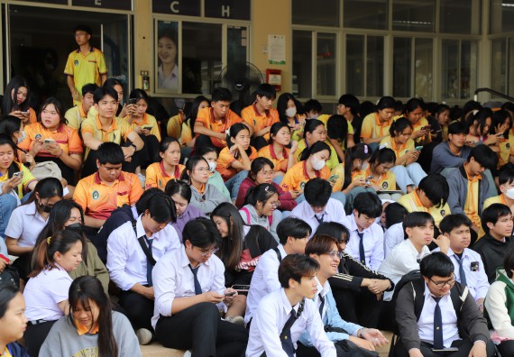 ภาพกิจกรรม  นักศึกษาคณะวิทยาศาสตร์และเทคโนโลยี เข้าร่วมกิจกรรมโครงการรณรงค์สร้างความตระหนักรู้ การจัดการขยะมูลฝอยภายในมหาวิทยาลัยและการอนุรักษ์พลังงาน