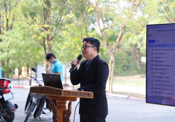 ภาพกิจกรรม  นักศึกษาคณะวิทยาศาสตร์และเทคโนโลยี เข้าร่วมกิจกรรมโครงการรณรงค์สร้างความตระหนักรู้ การจัดการขยะมูลฝอยภายในมหาวิทยาลัยและการอนุรักษ์พลังงาน