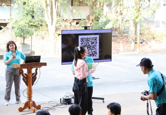 ภาพกิจกรรม  นักศึกษาคณะวิทยาศาสตร์และเทคโนโลยี เข้าร่วมกิจกรรมโครงการรณรงค์สร้างความตระหนักรู้ การจัดการขยะมูลฝอยภายในมหาวิทยาลัยและการอนุรักษ์พลังงาน