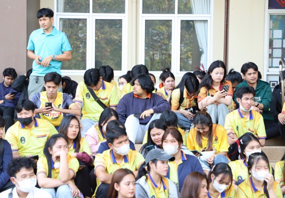 ภาพกิจกรรม  นักศึกษาคณะวิทยาศาสตร์และเทคโนโลยี เข้าร่วมกิจกรรมโครงการรณรงค์สร้างความตระหนักรู้ การจัดการขยะมูลฝอยภายในมหาวิทยาลัยและการอนุรักษ์พลังงาน