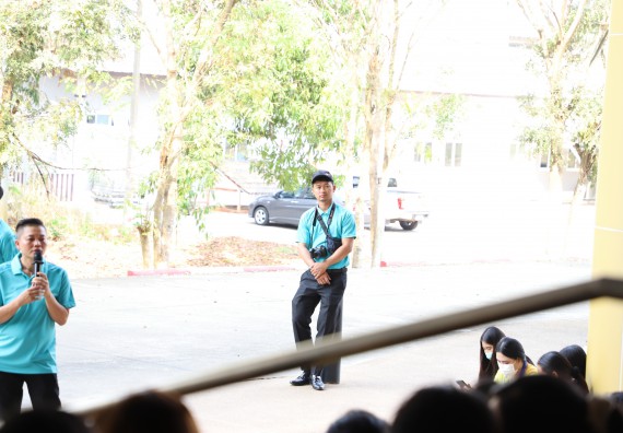 ภาพกิจกรรม  นักศึกษาคณะวิทยาศาสตร์และเทคโนโลยี เข้าร่วมกิจกรรมโครงการรณรงค์สร้างความตระหนักรู้ การจัดการขยะมูลฝอยภายในมหาวิทยาลัยและการอนุรักษ์พลังงาน