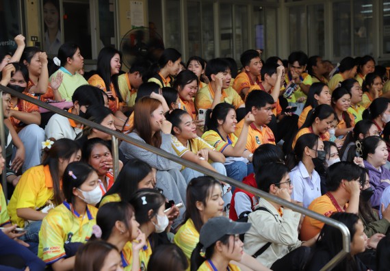 ภาพกิจกรรม  นักศึกษาคณะวิทยาศาสตร์และเทคโนโลยี เข้าร่วมกิจกรรมโครงการรณรงค์สร้างความตระหนักรู้ การจัดการขยะมูลฝอยภายในมหาวิทยาลัยและการอนุรักษ์พลังงาน