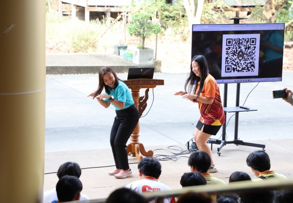 ภาพกิจกรรม  นักศึกษาคณะวิทยาศาสตร์และเทคโนโลยี เข้าร่วมกิจกรรมโครงการรณรงค์สร้างความตระหนักรู้ การจัดการขยะมูลฝอยภายในมหาวิทยาลัยและการอนุรักษ์พลังงาน