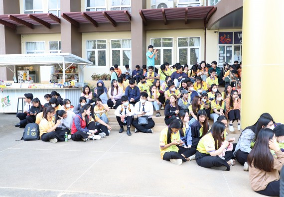 ภาพกิจกรรม  นักศึกษาคณะวิทยาศาสตร์และเทคโนโลยี เข้าร่วมกิจกรรมโครงการรณรงค์สร้างความตระหนักรู้ การจัดการขยะมูลฝอยภายในมหาวิทยาลัยและการอนุรักษ์พลังงาน