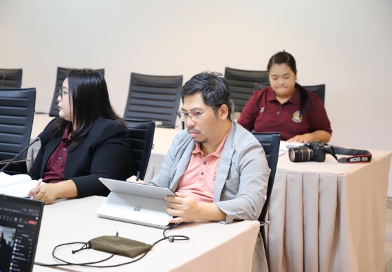 ภาพกิจกรรม  โปรแกรมวิชาสาธารณสุขศาสตร์ คณะวิทยาศาสตร์และเทคโนโลยี มหาวิทยาลัยราชภัฎกำแพงเพชร จัดกิจกรรมการอภิปรายเป็นคณะเพื่อพัฒนาหลักสูตรและวิพากษ์หลักสูตร