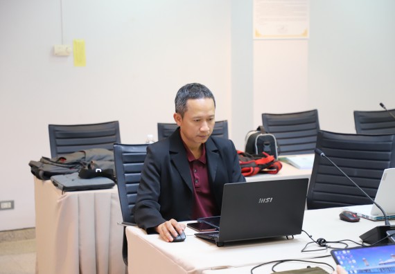 ภาพกิจกรรม  โปรแกรมวิชาสาธารณสุขศาสตร์ คณะวิทยาศาสตร์และเทคโนโลยี มหาวิทยาลัยราชภัฎกำแพงเพชร จัดกิจกรรมการอภิปรายเป็นคณะเพื่อพัฒนาหลักสูตรและวิพากษ์หลักสูตร