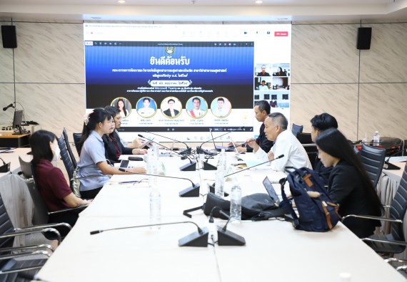 ภาพกิจกรรม  โปรแกรมวิชาสาธารณสุขศาสตร์ คณะวิทยาศาสตร์และเทคโนโลยี มหาวิทยาลัยราชภัฎกำแพงเพชร จัดกิจกรรมการอภิปรายเป็นคณะเพื่อพัฒนาหลักสูตรและวิพากษ์หลักสูตร