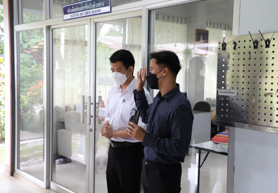 ภาพกิจกรรม   คณะวิทยาศาสตร์และเทคโนโลยี มหาวิทยาลัยราชภัฏกําแพงเพชร ต้อนรับคณะศึกษาดูงานจากห้องปฏิบัติการวิจัยและทดสอบอาหาร คณะวิทยาศาสตร์ จุฬาลงกรณ์มหาวิทยาลัย