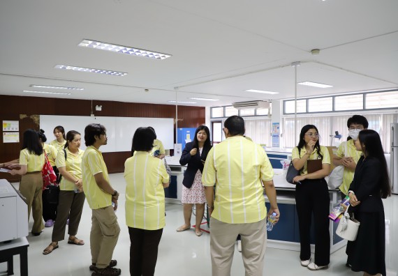 ภาพกิจกรรม   คณะวิทยาศาสตร์และเทคโนโลยี มหาวิทยาลัยราชภัฏกําแพงเพชร ต้อนรับคณะศึกษาดูงานจากห้องปฏิบัติการวิจัยและทดสอบอาหาร คณะวิทยาศาสตร์ จุฬาลงกรณ์มหาวิทยาลัย