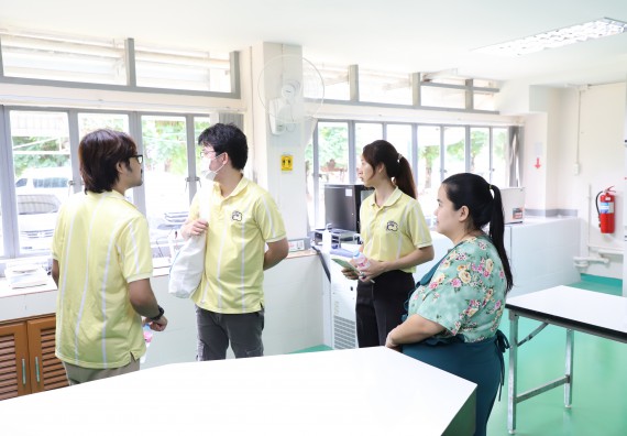 ภาพกิจกรรม   คณะวิทยาศาสตร์และเทคโนโลยี มหาวิทยาลัยราชภัฏกําแพงเพชร ต้อนรับคณะศึกษาดูงานจากห้องปฏิบัติการวิจัยและทดสอบอาหาร คณะวิทยาศาสตร์ จุฬาลงกรณ์มหาวิทยาลัย
