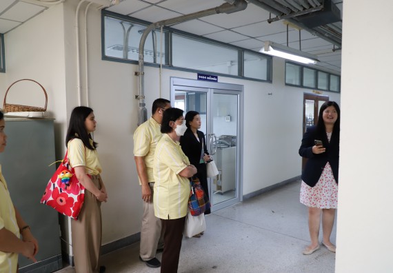 ภาพกิจกรรม   คณะวิทยาศาสตร์และเทคโนโลยี มหาวิทยาลัยราชภัฏกําแพงเพชร ต้อนรับคณะศึกษาดูงานจากห้องปฏิบัติการวิจัยและทดสอบอาหาร คณะวิทยาศาสตร์ จุฬาลงกรณ์มหาวิทยาลัย