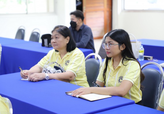ภาพกิจกรรม   คณะวิทยาศาสตร์และเทคโนโลยี มหาวิทยาลัยราชภัฏกําแพงเพชร ต้อนรับคณะศึกษาดูงานจากห้องปฏิบัติการวิจัยและทดสอบอาหาร คณะวิทยาศาสตร์ จุฬาลงกรณ์มหาวิทยาลัย