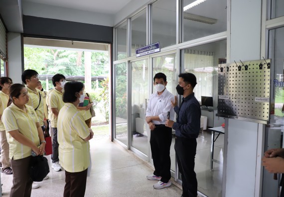 ภาพกิจกรรม   คณะวิทยาศาสตร์และเทคโนโลยี มหาวิทยาลัยราชภัฏกําแพงเพชร ต้อนรับคณะศึกษาดูงานจากห้องปฏิบัติการวิจัยและทดสอบอาหาร คณะวิทยาศาสตร์ จุฬาลงกรณ์มหาวิทยาลัย