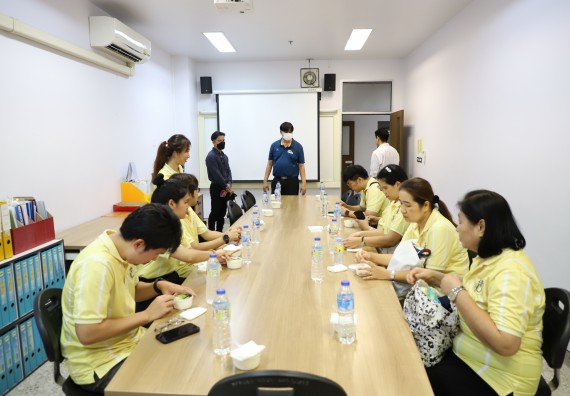 ภาพกิจกรรม   คณะวิทยาศาสตร์และเทคโนโลยี มหาวิทยาลัยราชภัฏกําแพงเพชร ต้อนรับคณะศึกษาดูงานจากห้องปฏิบัติการวิจัยและทดสอบอาหาร คณะวิทยาศาสตร์ จุฬาลงกรณ์มหาวิทยาลัย