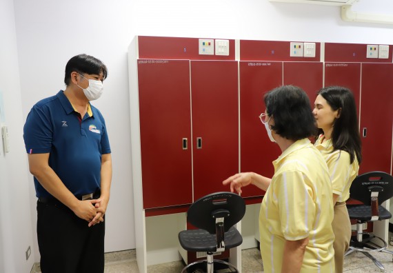 ภาพกิจกรรม   คณะวิทยาศาสตร์และเทคโนโลยี มหาวิทยาลัยราชภัฏกําแพงเพชร ต้อนรับคณะศึกษาดูงานจากห้องปฏิบัติการวิจัยและทดสอบอาหาร คณะวิทยาศาสตร์ จุฬาลงกรณ์มหาวิทยาลัย