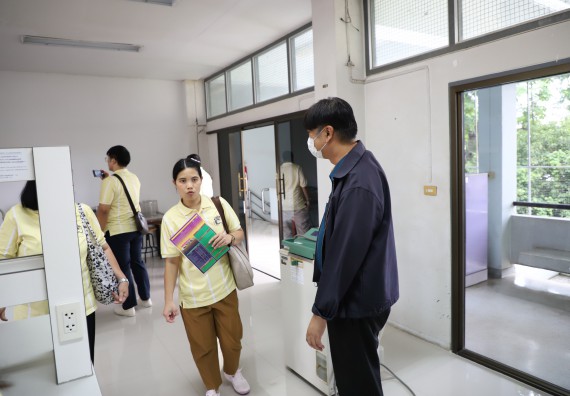 ภาพกิจกรรม   คณะวิทยาศาสตร์และเทคโนโลยี มหาวิทยาลัยราชภัฏกําแพงเพชร ต้อนรับคณะศึกษาดูงานจากห้องปฏิบัติการวิจัยและทดสอบอาหาร คณะวิทยาศาสตร์ จุฬาลงกรณ์มหาวิทยาลัย
