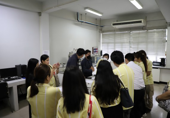 ภาพกิจกรรม   คณะวิทยาศาสตร์และเทคโนโลยี มหาวิทยาลัยราชภัฏกําแพงเพชร ต้อนรับคณะศึกษาดูงานจากห้องปฏิบัติการวิจัยและทดสอบอาหาร คณะวิทยาศาสตร์ จุฬาลงกรณ์มหาวิทยาลัย