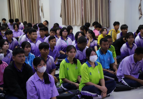 ภาพกิจกรรม  คณะวิทยาศาสตร์และเทคโนโลยี มหาวิทยาลัยราชภัฏกําแพงเพชร จัดโครงการประชาสัมพันธ์รายวิชาและหลักสูตรไปยังผู้เรียนกลุ่มใหม่ (Non-age Group) โรงเรียนขาณุวิทยา