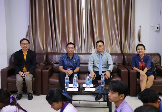 ภาพกิจกรรม  คณะวิทยาศาสตร์และเทคโนโลยี มหาวิทยาลัยราชภัฏกําแพงเพชร จัดโครงการประชาสัมพันธ์รายวิชาและหลักสูตรไปยังผู้เรียนกลุ่มใหม่ (Non-age Group) โรงเรียนขาณุวิทยา