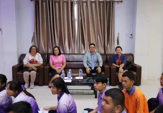 ภาพกิจกรรม  คณะวิทยาศาสตร์และเทคโนโลยี มหาวิทยาลัยราชภัฏกําแพงเพชร จัดโครงการประชาสัมพันธ์รายวิชาและหลักสูตรไปยังผู้เรียนกลุ่มใหม่ (Non-age Group) โรงเรียนขาณุวิทยา