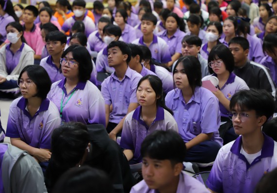 ภาพกิจกรรม  คณะวิทยาศาสตร์และเทคโนโลยี มหาวิทยาลัยราชภัฏกําแพงเพชร จัดโครงการประชาสัมพันธ์รายวิชาและหลักสูตรไปยังผู้เรียนกลุ่มใหม่ (Non-age Group) โรงเรียนขาณุวิทยา