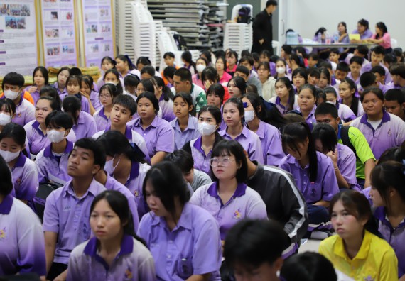 ภาพกิจกรรม  คณะวิทยาศาสตร์และเทคโนโลยี มหาวิทยาลัยราชภัฏกําแพงเพชร จัดโครงการประชาสัมพันธ์รายวิชาและหลักสูตรไปยังผู้เรียนกลุ่มใหม่ (Non-age Group) โรงเรียนขาณุวิทยา